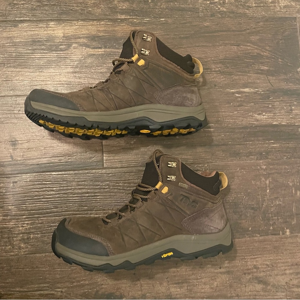 Teva Mens Hiking Boots